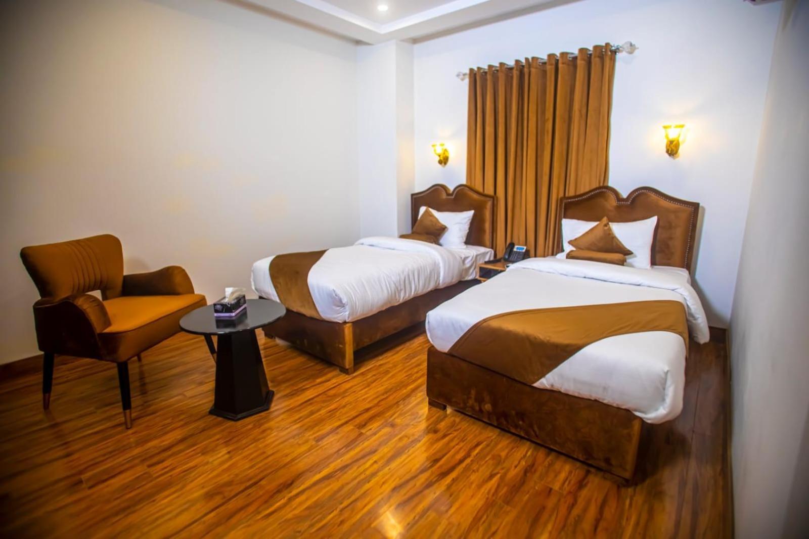 The Rich Hotel & Apartments Lahore Exterior foto